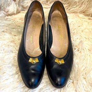 Old Money Preppy Salvatore Ferragamo pumps black leather sz9 women’s